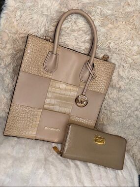 Michael Kors Beige Patchwork Croc-Embossed & Smooth Leather Satchel and wallet